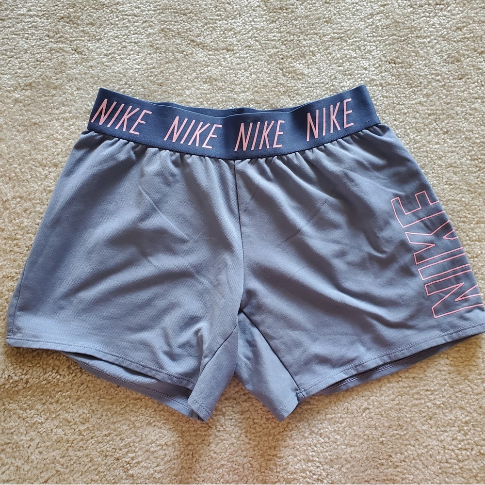 Youth Nike Shorts Size XL